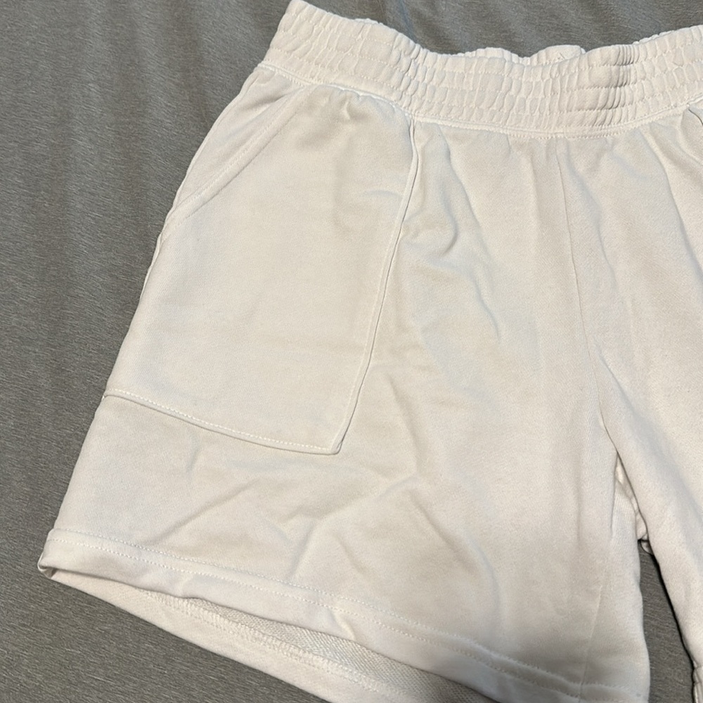 H&M Divided White Womens Sweat Shorts - Size Medium - Picture 3 of 4